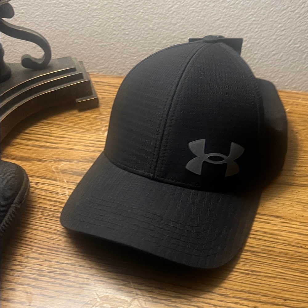 Under Armour Black and Gray Logo fitted Cap